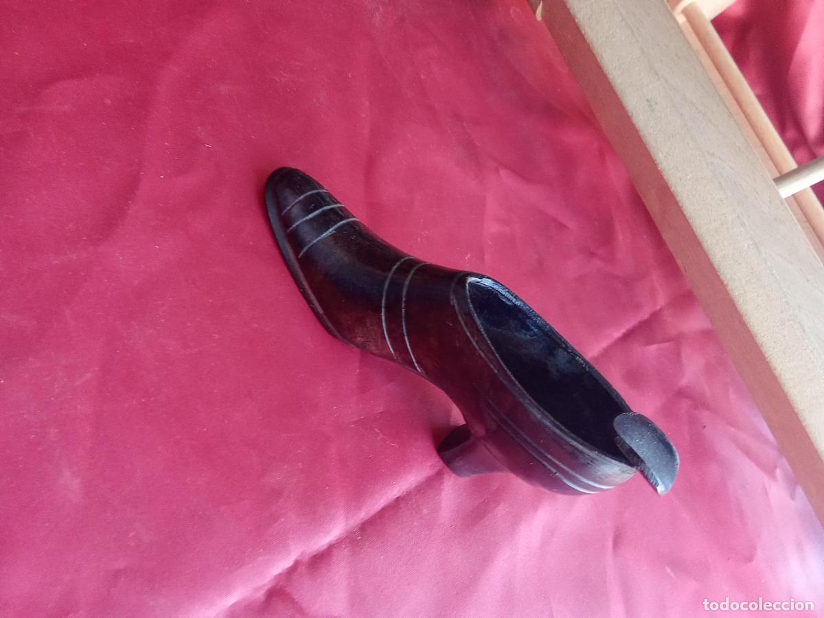 Antig&uuml;edades: Zapato cenicero de metal coleccion. Alta calidad Vitrina 1