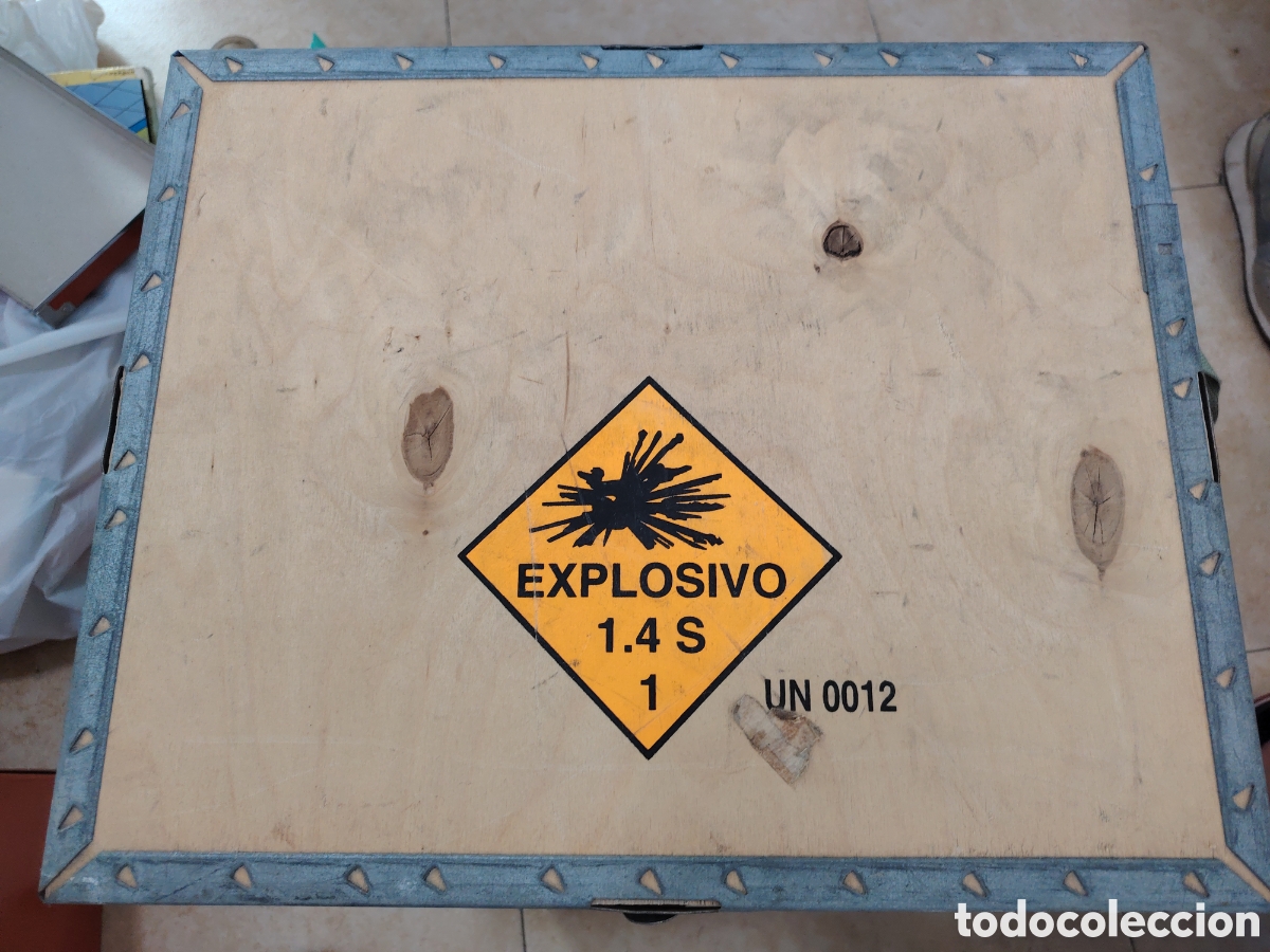 Antig&uuml;edades: Caja madera para 1000 cartuchos