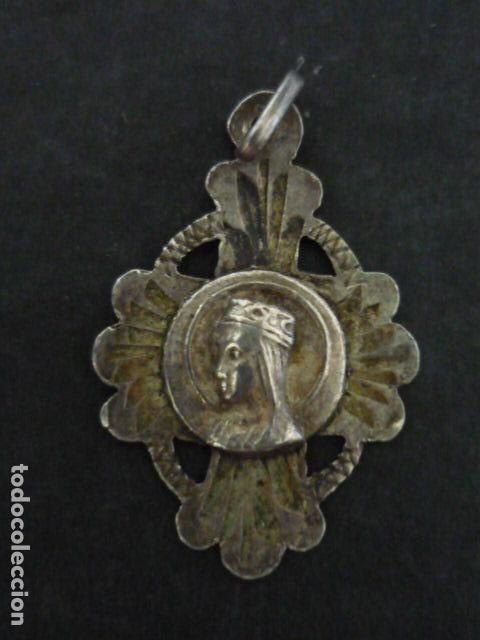 Oggetti Antichi: NUESTRA SE&Ntilde;ORA DE MONTSERRAT ANTIGUA MEDALLA EN PLATA 1 X 2 CM