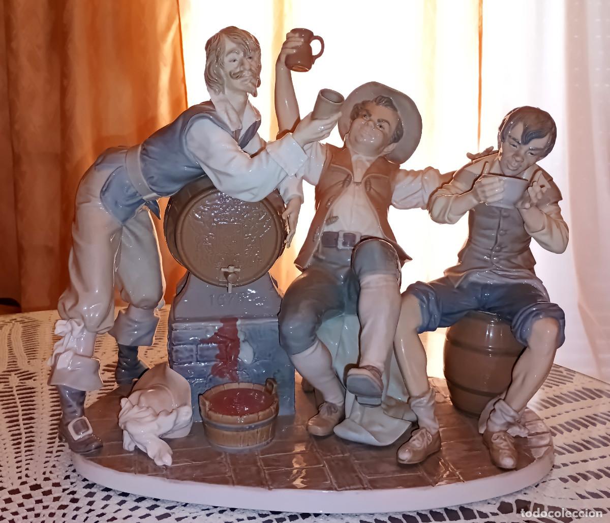 Antig&uuml;edades: Lladr&oacute;. &rdquo;Alegres Bebedores&rdquo;. Ref: 01004956. Escultor: S. Furi&oacute;. A&ntilde;o 1977-1985. (Con tara)