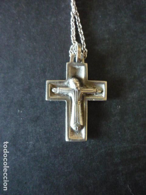Antig&uuml;edades: CRUCIFIJO Y CADENA EN PLATA 22 CM - Foto 2