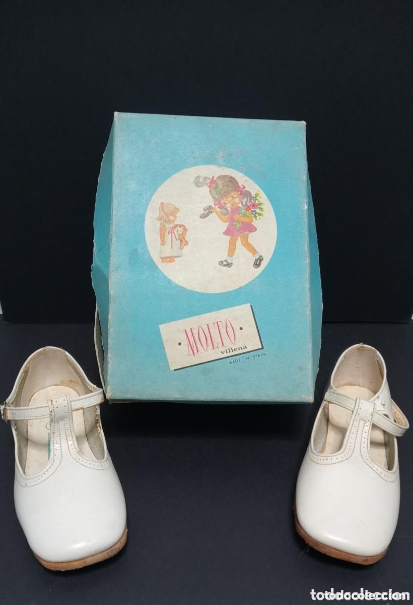 Antig&uuml;edades: PRECIOSOS ZAPATITOS ANTIGUOS DE NI&Ntilde;@. MARCA ALDARIAS - ELDA. N&ordm; 23 & ANTIGUA CAJITA MOLTO - VILLENA