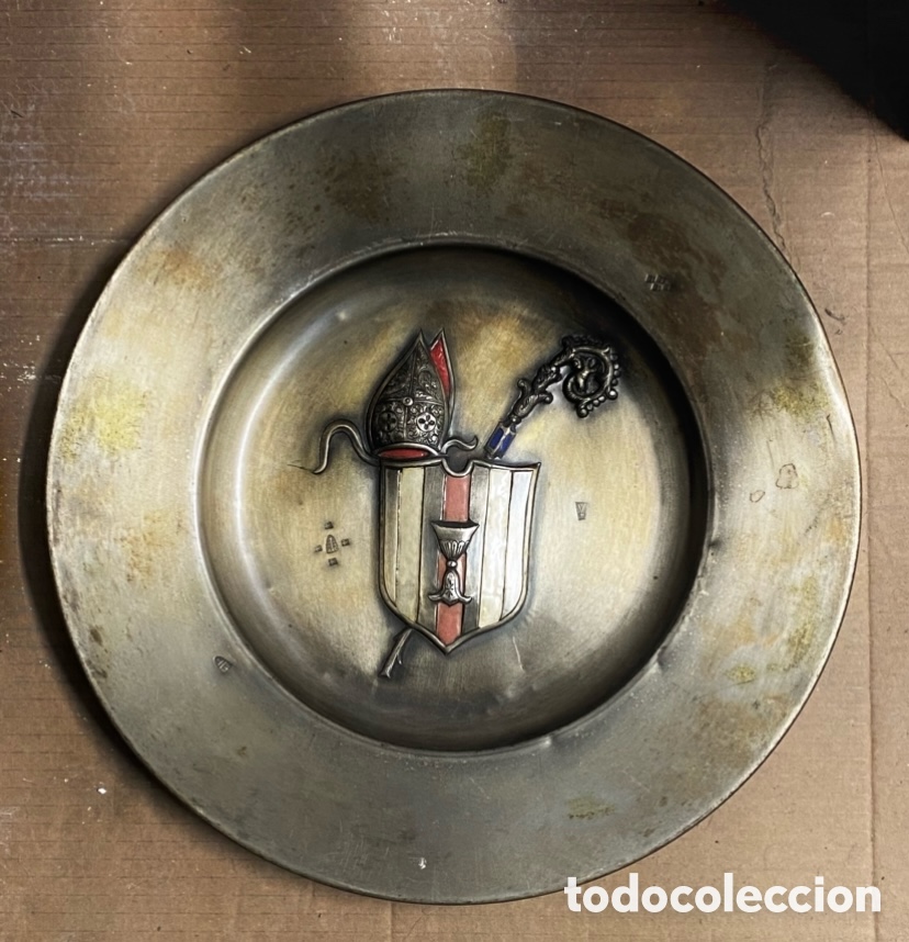 Antiques: Plato posible Liturgia o petitorio simbolismo eclesi&aacute;stico mitra B&aacute;culo Episcopal C&aacute;liz con punzones