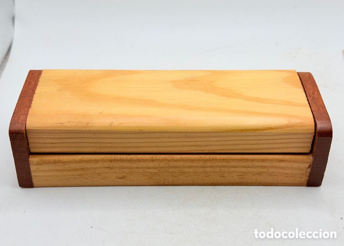 Antiques: Antigua Caja de Madera