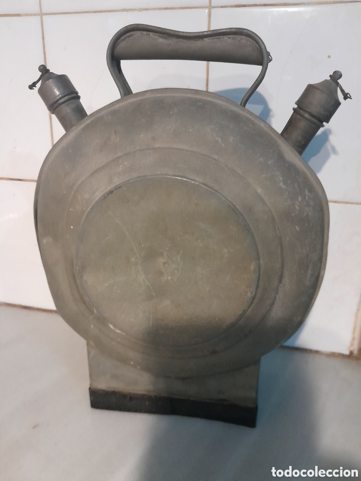Antig&uuml;edades: Raro botijo metalico a&ntilde;os 20/30