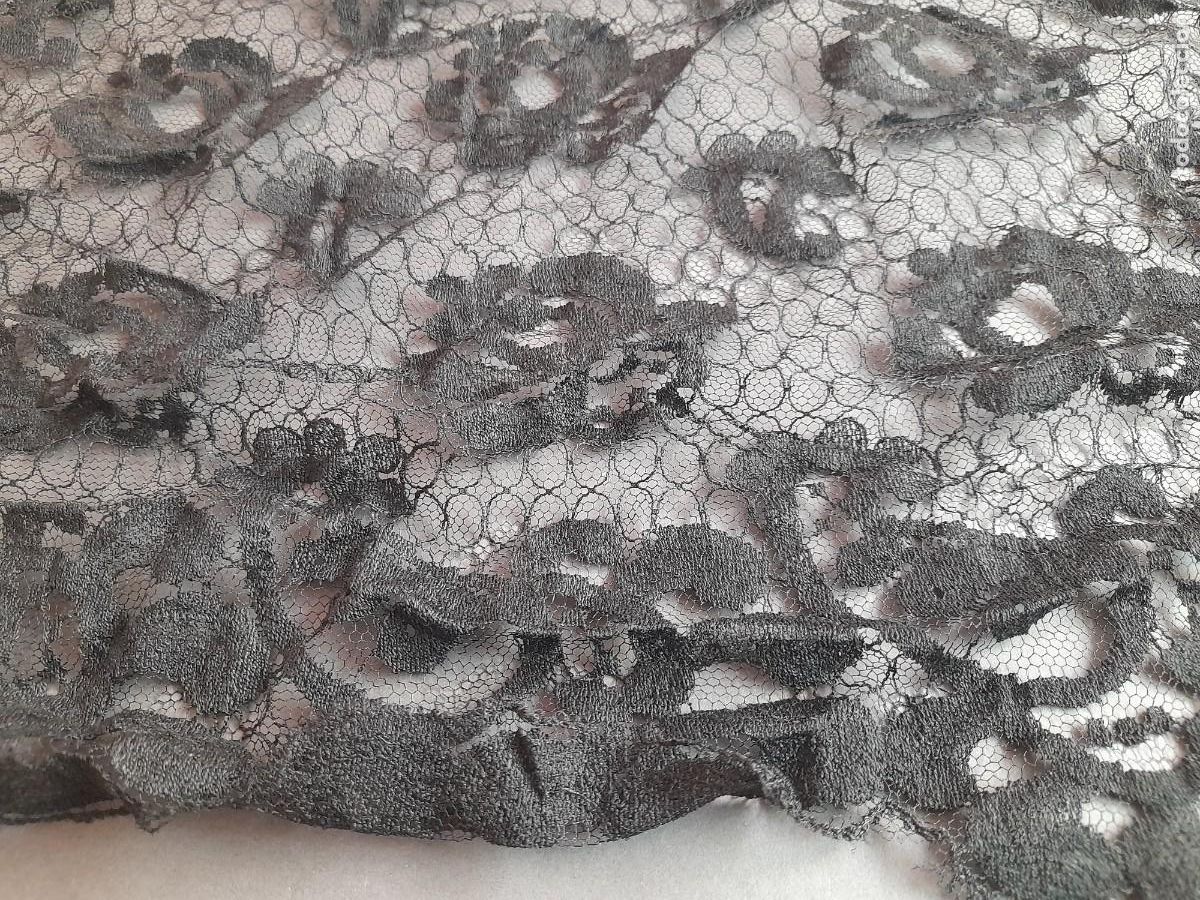 Antig&uuml;edades: mantilla rectangular de encaje negro, 160x50cm aprox - Foto 2