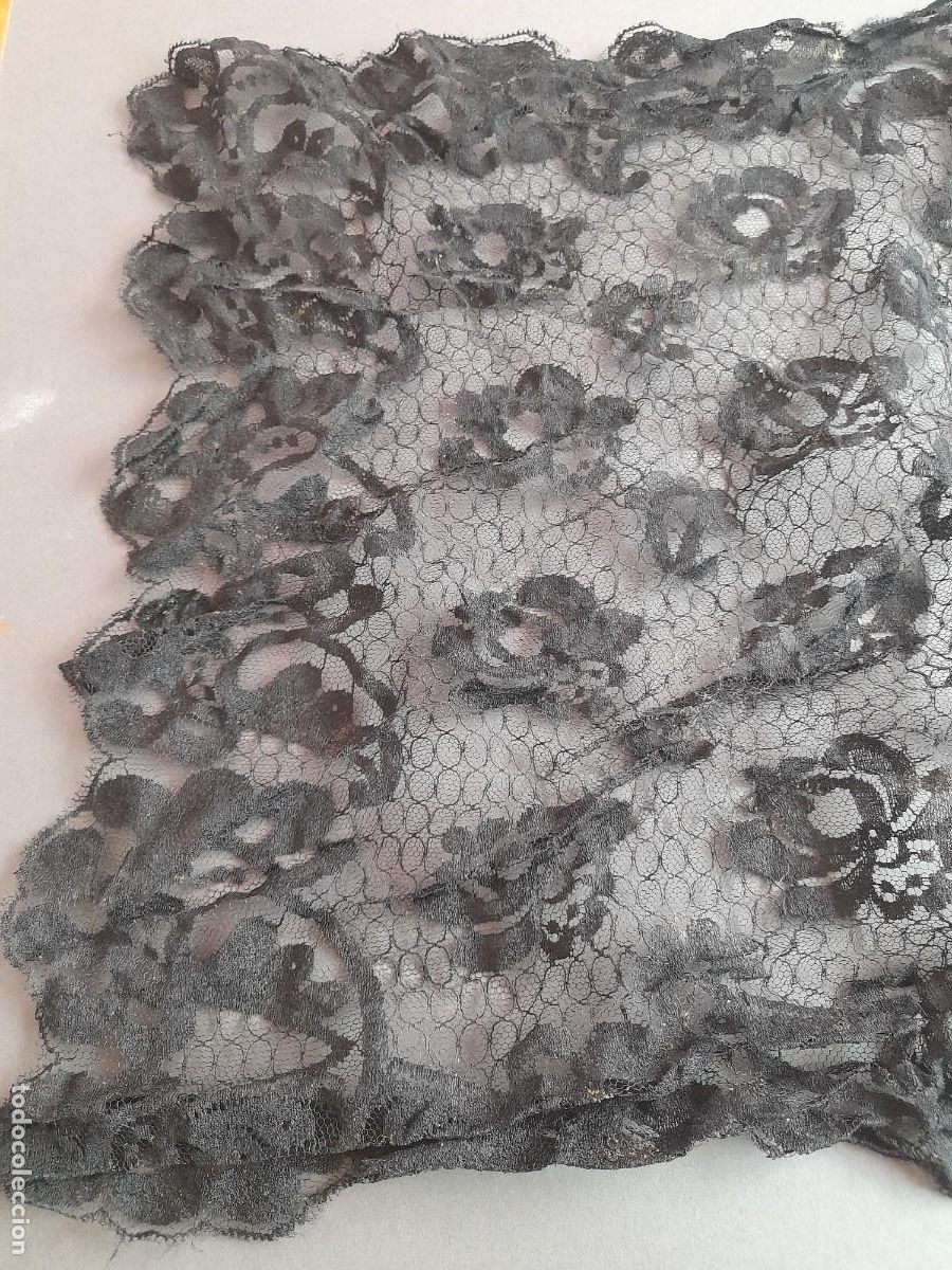 Antig&uuml;edades: mantilla rectangular de encaje negro, 160x50cm aprox - Foto 4