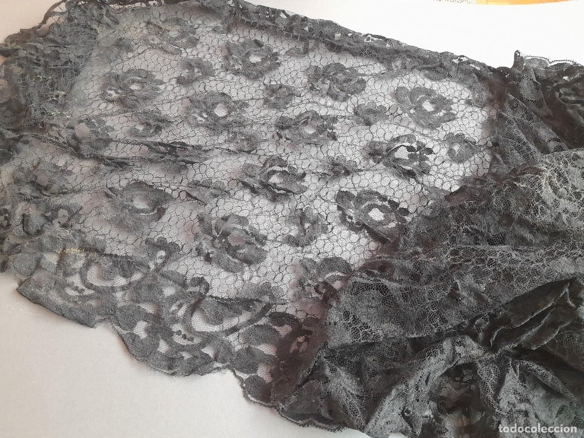 Antig&uuml;edades: mantilla rectangular de encaje negro, 160x50cm aprox - Foto 5