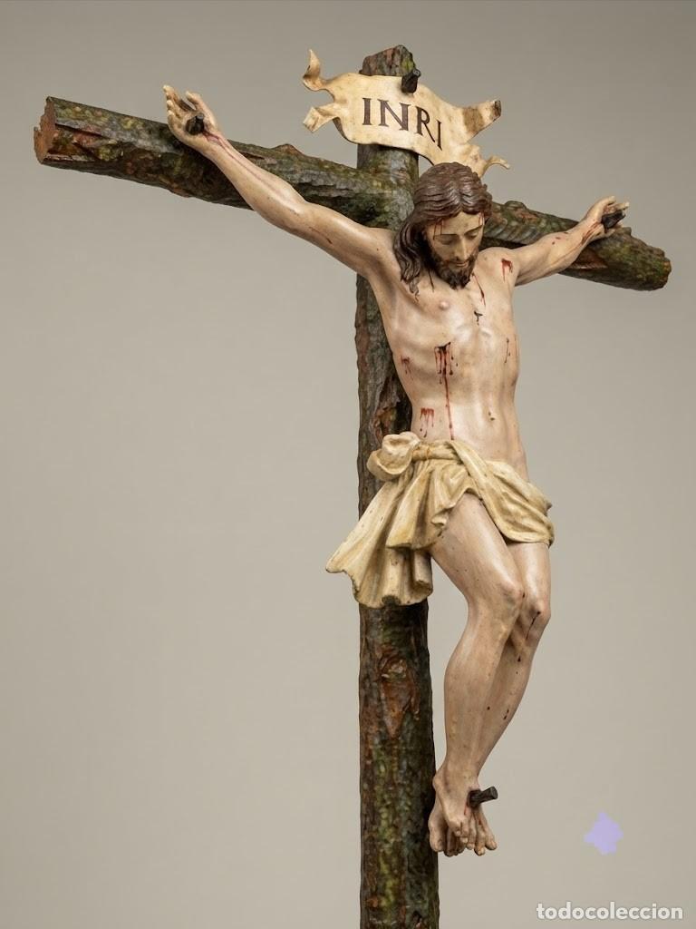 Antiquit&eacute;s: Crucificado madera antiguo, siglo XVIII.