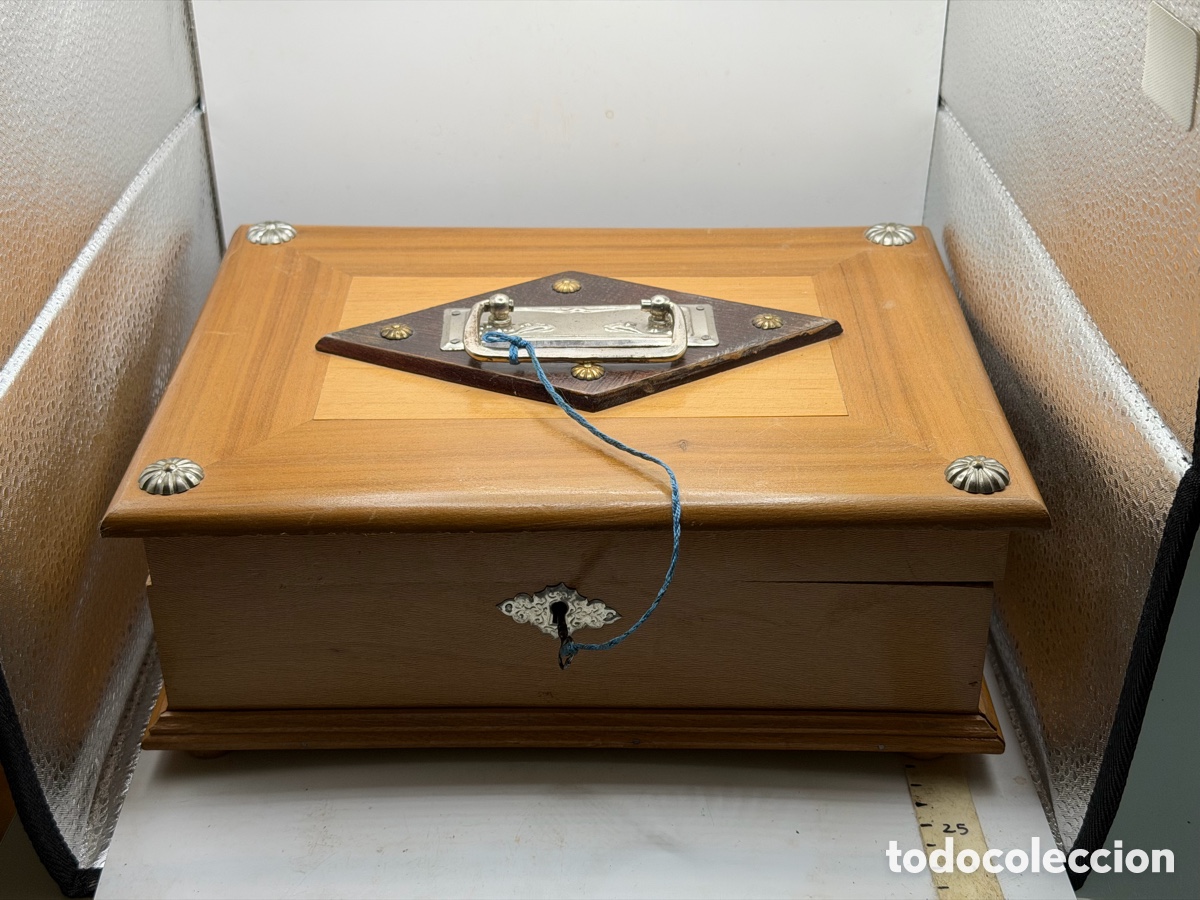 Antiguidades: Antigua Caja de Madera
