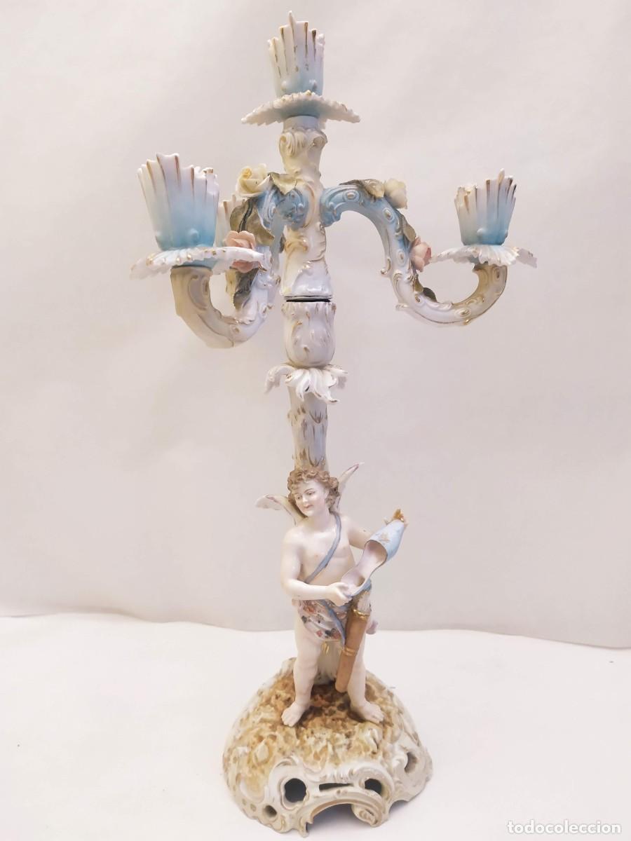 Antiquit&auml;ten: Candelabro de porcelana. M. Ni&ntilde;o. 44x26cm
