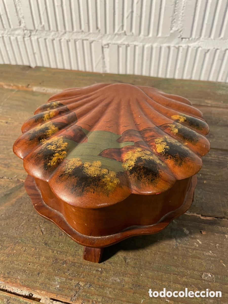 Antig&uuml;edades: JOYERO CONCHA MADERA DE OLIVO ANTIGUO. TALLADO Y PINTADO A MANO