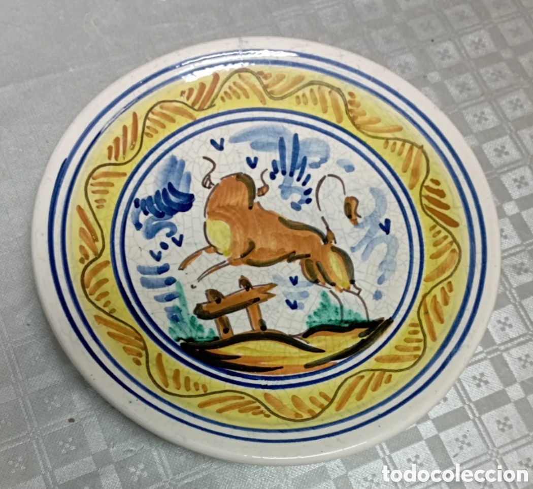 Antiguidades: Plato cer&aacute;mica motivo Toro Triana Manises Talavera 25 cm sello en base