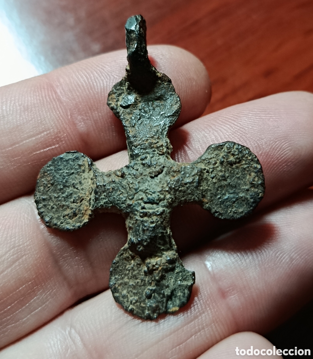 Antiques: Bonita cruz medieval en hierro siglo XII-XV PINJANTE