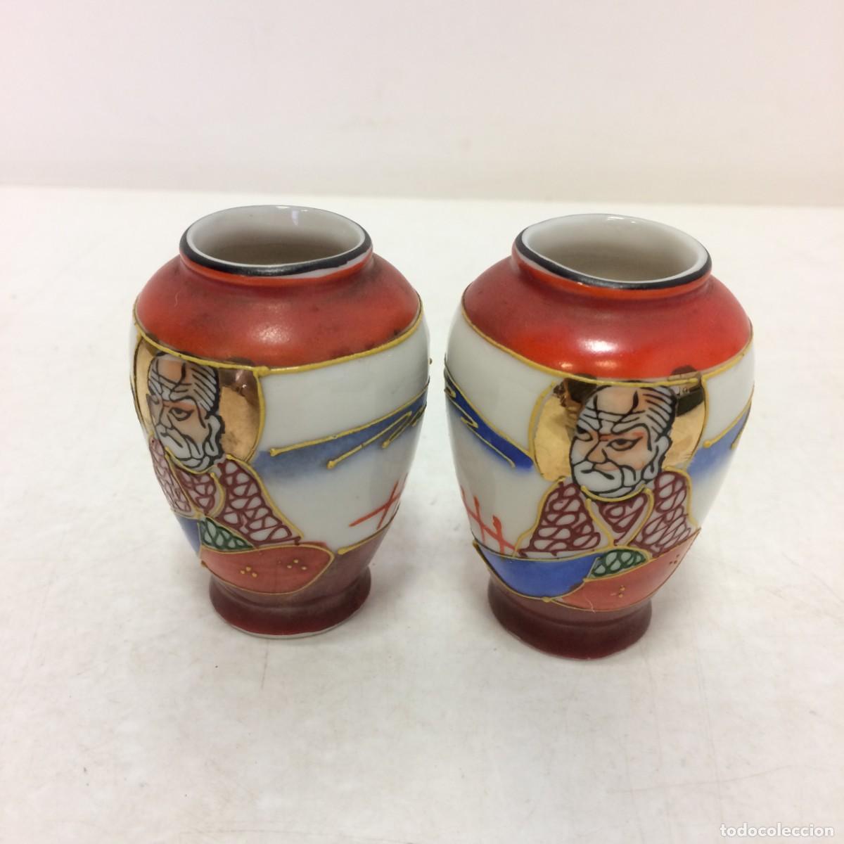 Antig&uuml;edades: Hogar: Lote de 2 Antiguos Jarrones / Jarron de ceramica - Sello Japon - 7cm