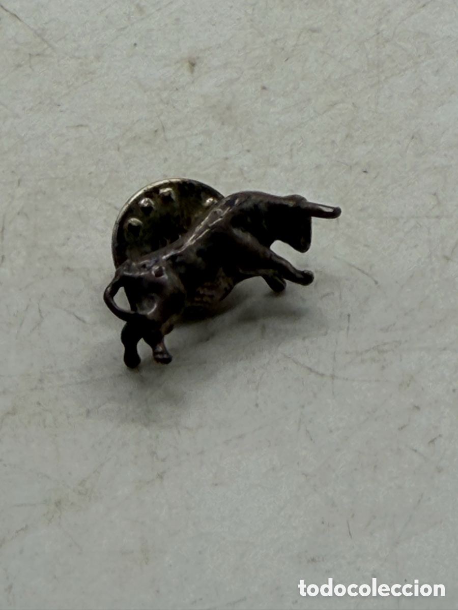 Antig&uuml;edades: Pin Toro de Plata de Ley