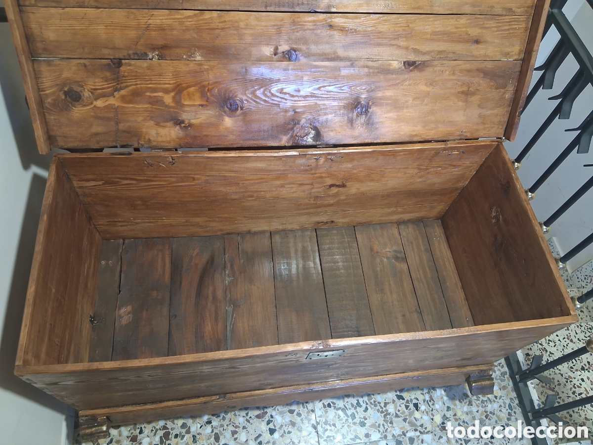 Antig&uuml;edades: Antiguo baul arca de madera maciza - Foto 4