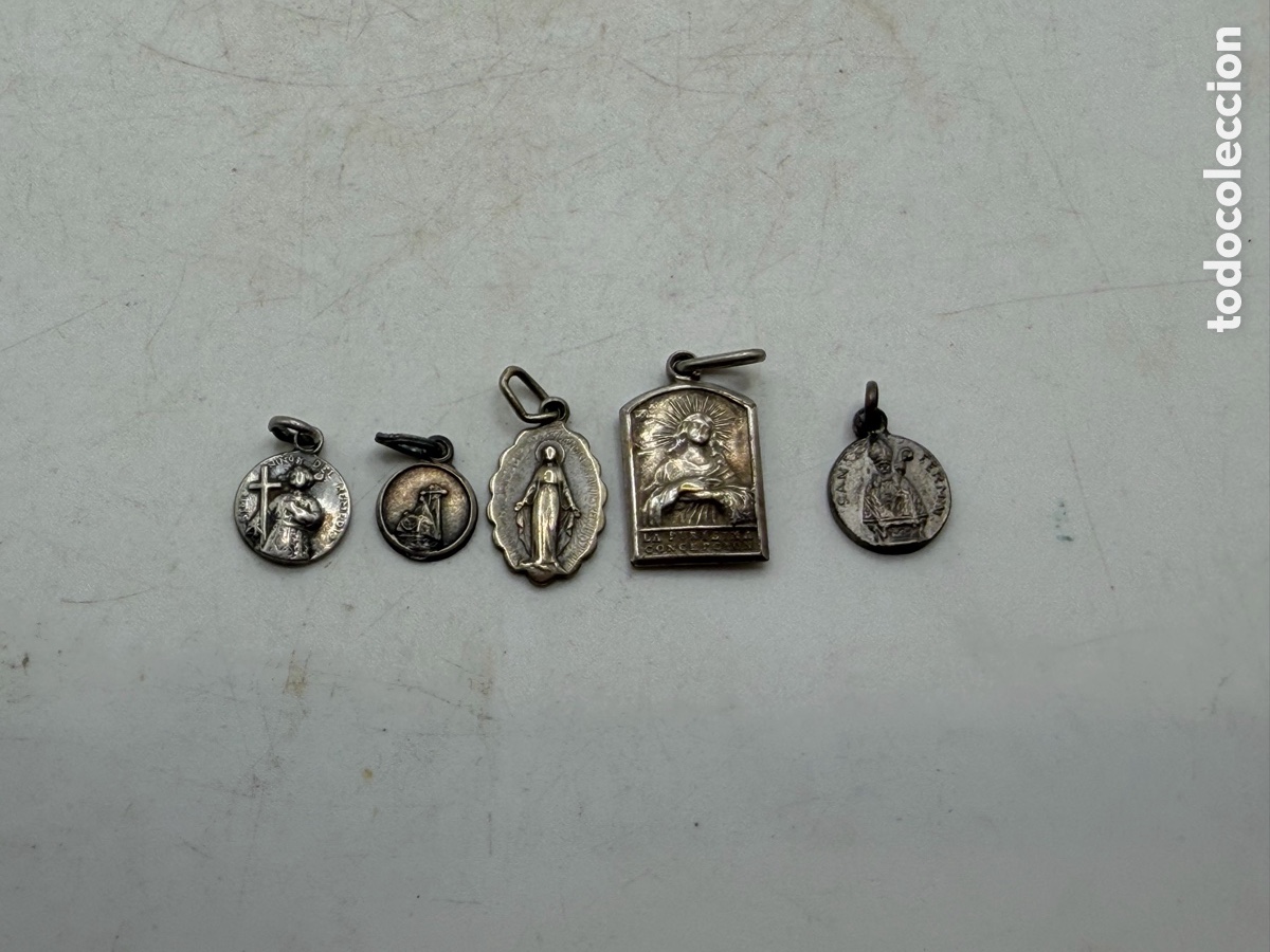 Antig&uuml;edades: Lote de Medallas Religiosas de Plata