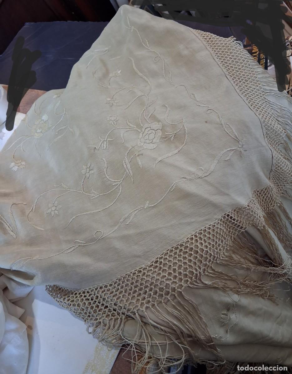 Antig&uuml;edades: Antuguo manton de Manila Ala de mosca De seda bordado - Foto 6