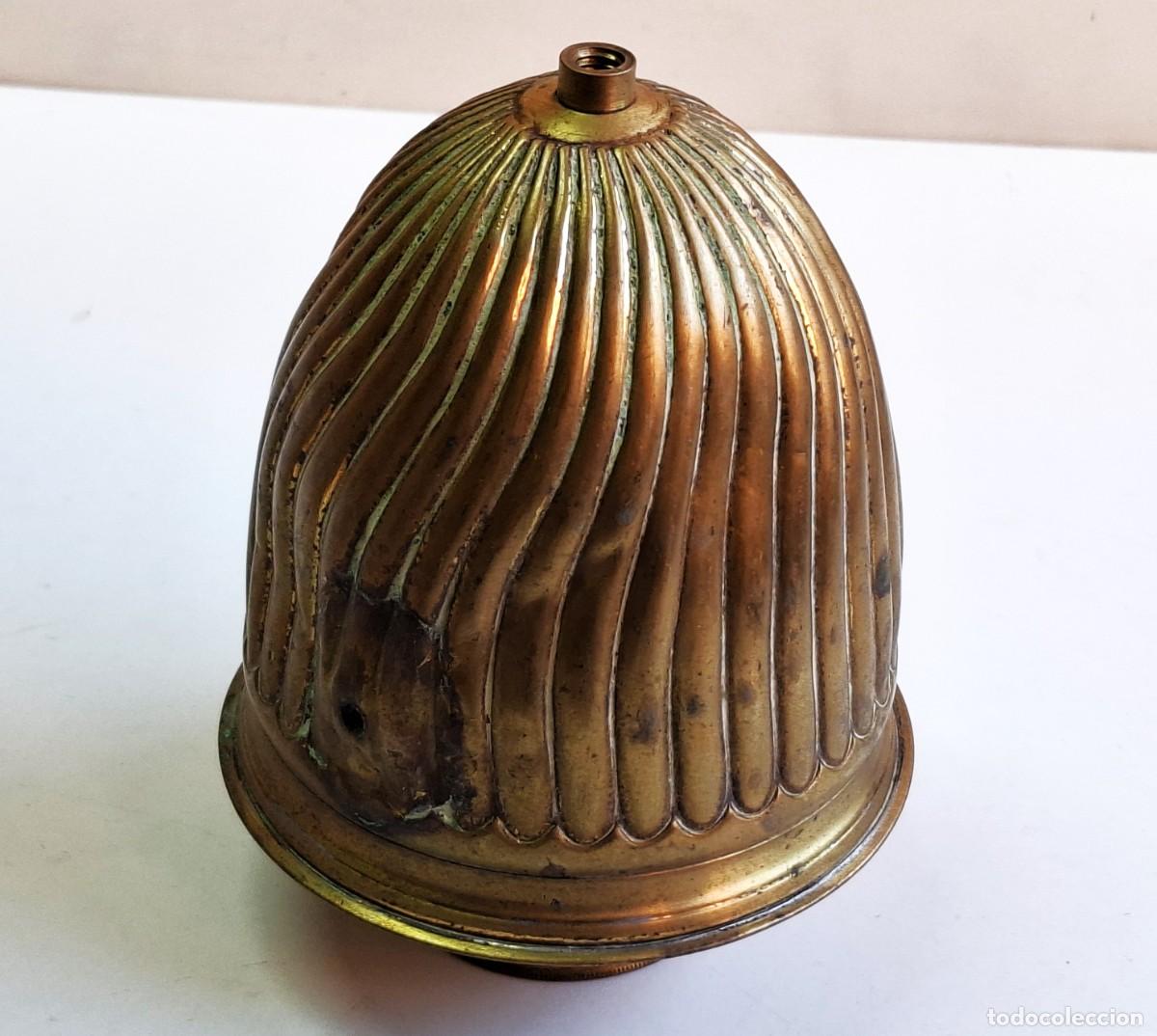 Antig&uuml;edades: TULIPA DE ANTIGUA LAMPARA - LATON BRONCE - 16.CM ALTO X 11.CM DOAMETRO