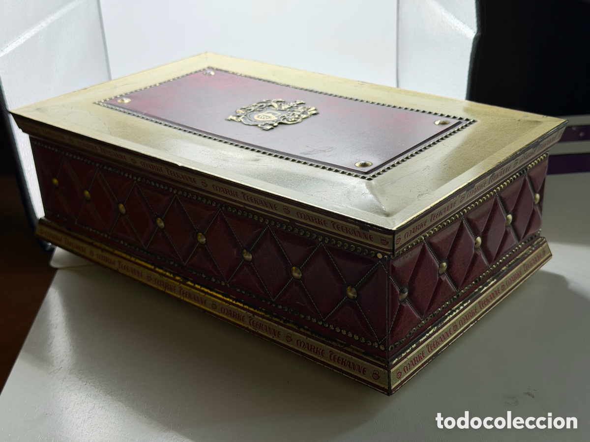 Antiques: Antigua Caja de Metal