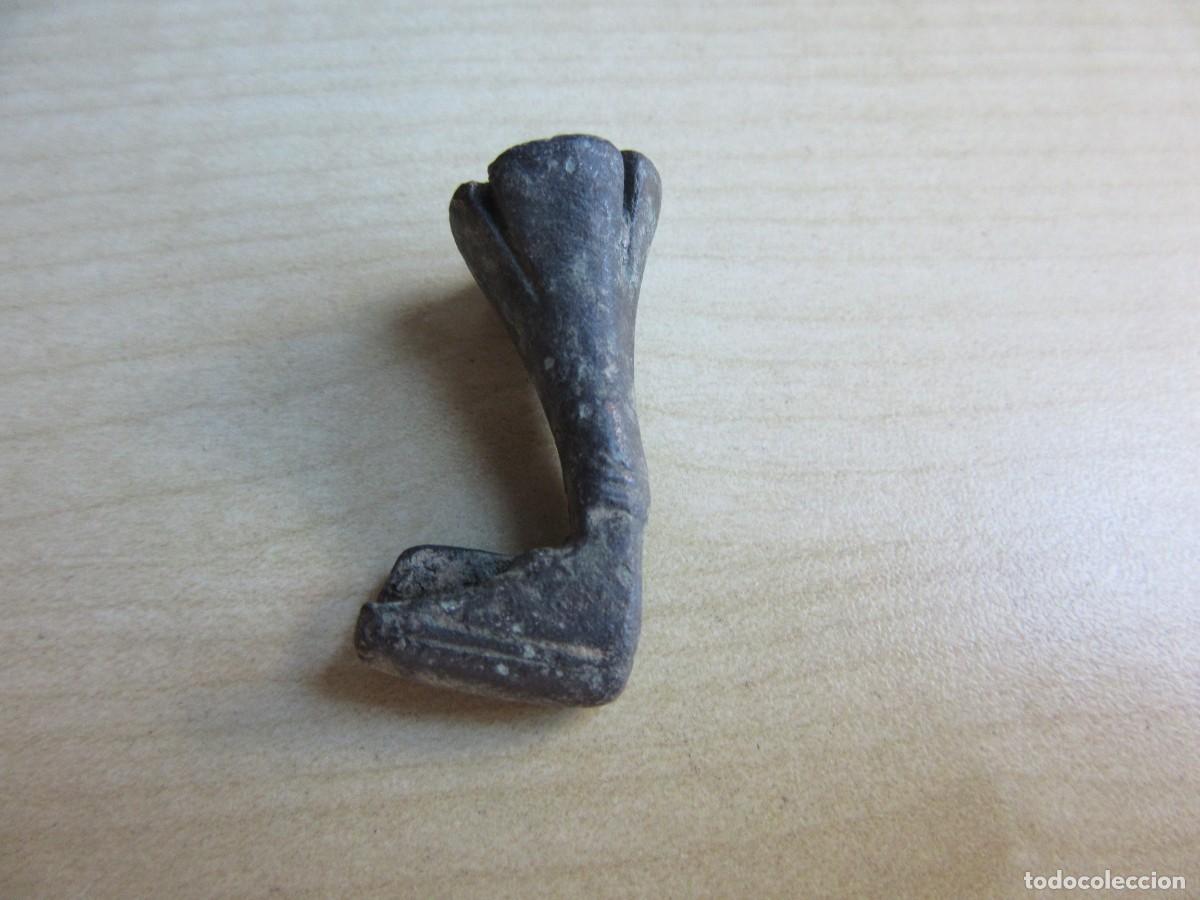Oggetti Antichi: Terminal de f&iacute;bula de torre de bronce &Eacute;poca prerromana S II-III AC Medidas 3,4 cm