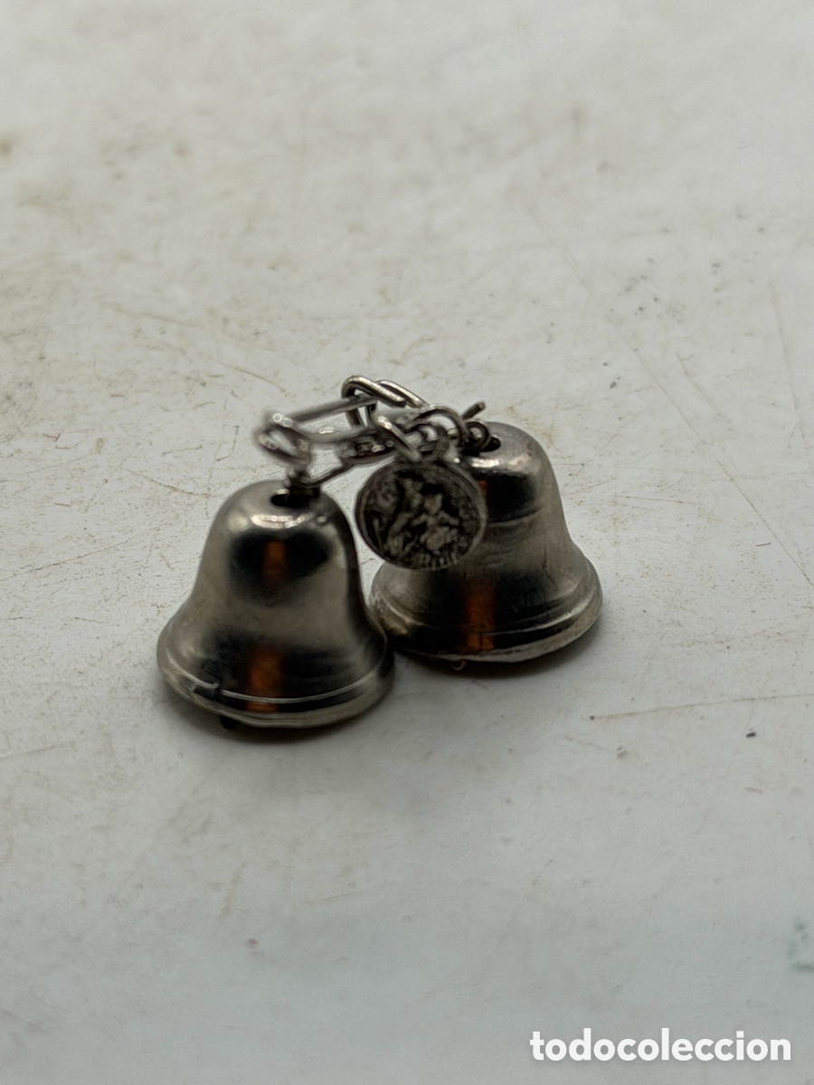 Antig&uuml;edades: Antiguas Campanas con Medalla de Plata
