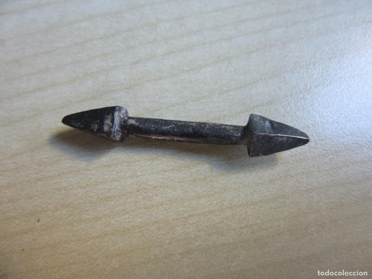 Antiquit&eacute;s: Pasador de bronce &eacute;poca romana Longitud 4,2 cm