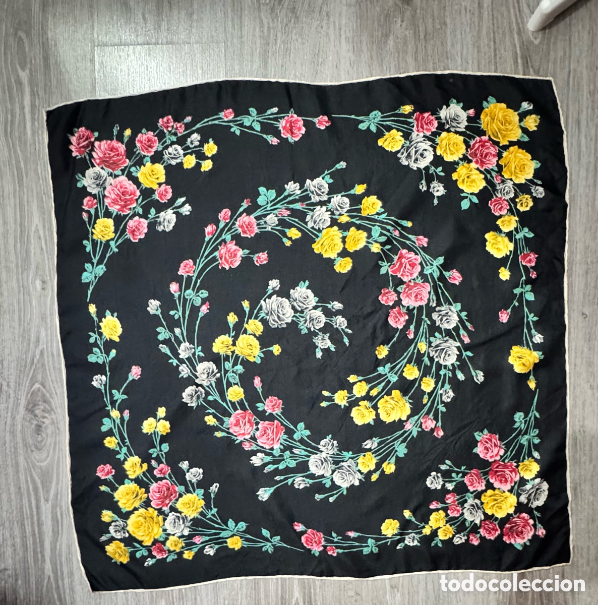 Antiguidades: ANTIGUO PA&Ntilde;UELO DE SEDA VINTAGE DI&Aacute;METRO 79cm x 79cm