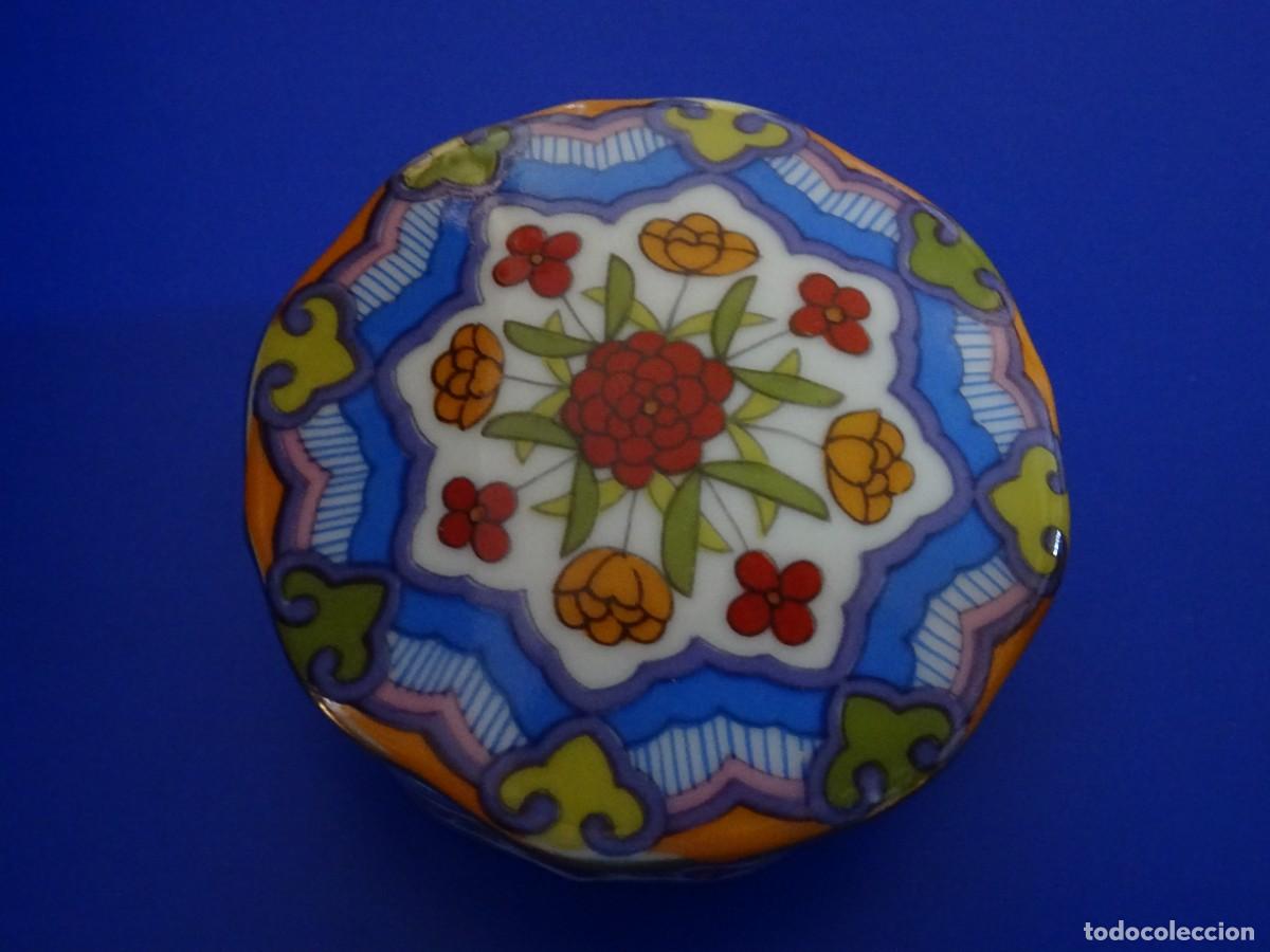 Antig&uuml;edades: ANTIGUA CAJA REDONDA DE PORCELANA PA&Iacute;S ORIENTAL
