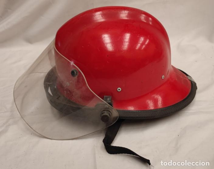 Antig&uuml;edades: ANTIGUO CASCO DE BOMBERO, ROJO - Foto 1