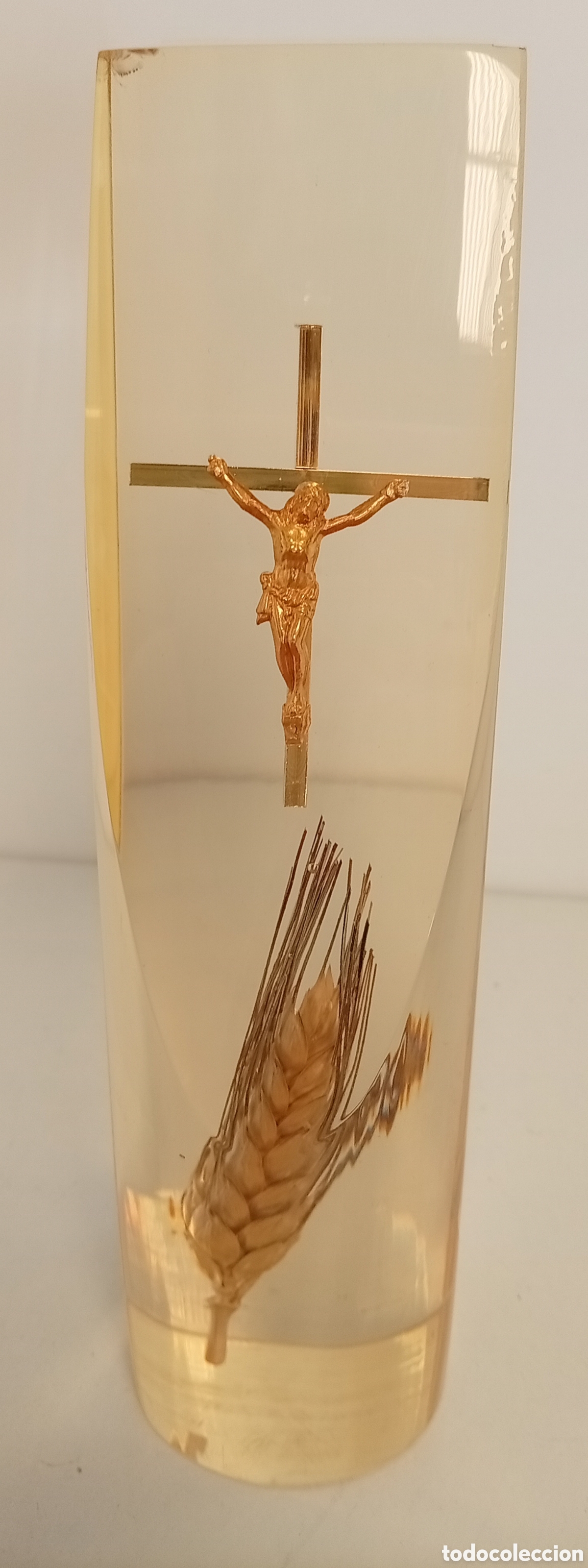 Antig&uuml;edades: .PISAPAPELES RELIGIOSO RECINA CRUCIFIJO Y ESPIJA
