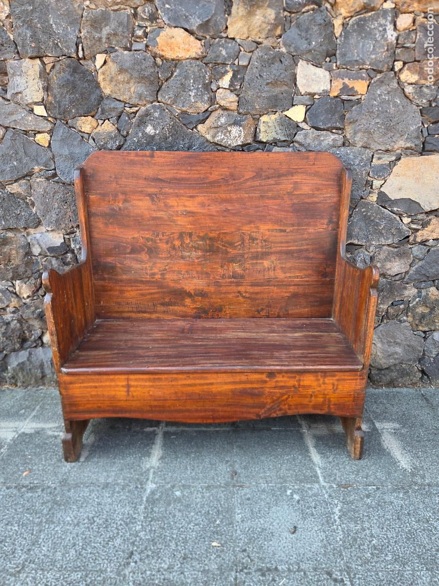 Antig&uuml;edades: Esca&ntilde;o Catal&aacute;n (Escon) - Banco R&uacute;stico de Respaldo Alto - Madera - S. XVIII-XIX