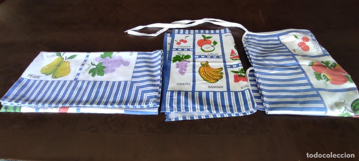Antig&uuml;edades: LOTE JUEGO DE COCINA VINTAGE DE 3 PIEZAS (MANTEL, PA&Ntilde;O Y DELANTAL - STAMPADO FRUTAS RETRO