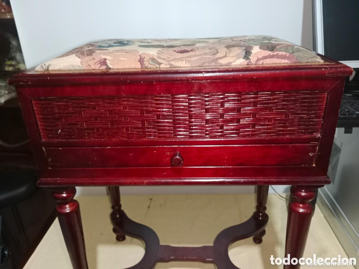 Antig&uuml;edades: Costurero de madera y Enea... - Foto 4