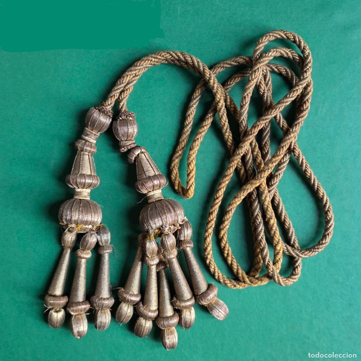 Antig&uuml;edades: Antiguo Cord&oacute;n Estandarte Met&aacute;lico Borlas Bellota s.XIX m&aacute;s de 2,2 metros