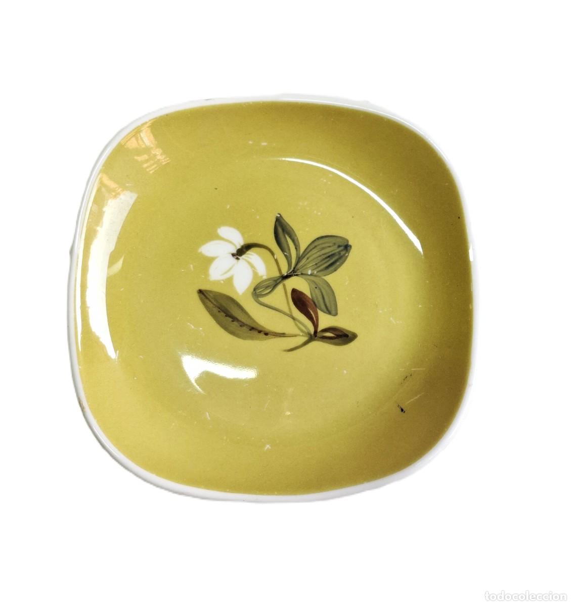 Antiguidades: PLATO CUABRADO VINTAGE SUSIE COOPER PARA WEDGWOOD MOTIVO FLORAL AMARILLO 11.5X11.5 CM