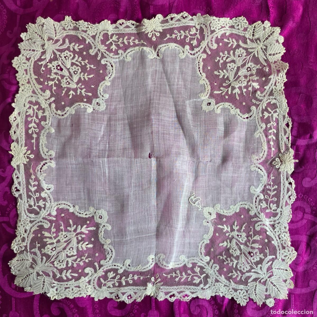 Antiquit&eacute;s: ANTIGUO Pa&ntilde;uelo con encaje para restaurar