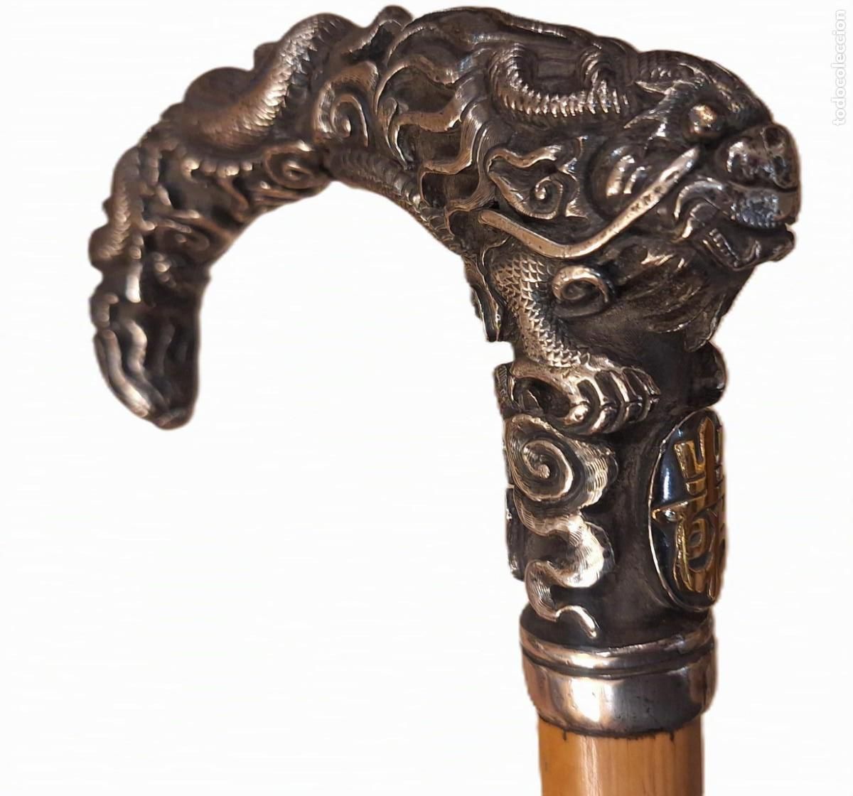 Antig&uuml;edades: Bast&oacute;n. Plata y palabra Shou en oro. China o Vietnam. Finales Siglo XIX-XX. 89 cm altura.