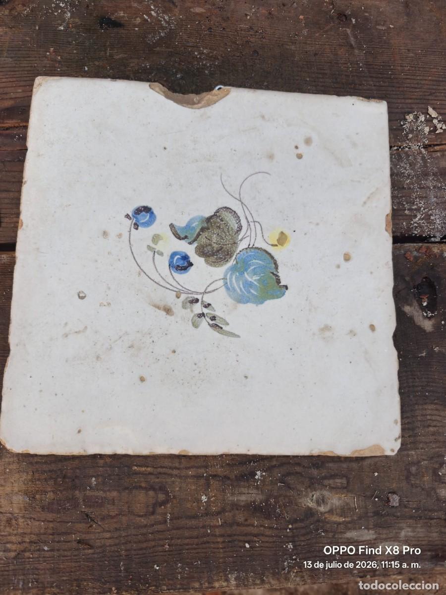 Antig&uuml;edades: AZULEJO ANTIGUO DE MANISES DE 20 X 20 CMS