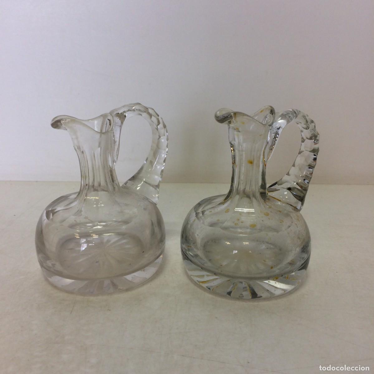Antig&uuml;edades: Lote de 2 Aceiteras de Cristal Vintage - 11 cm