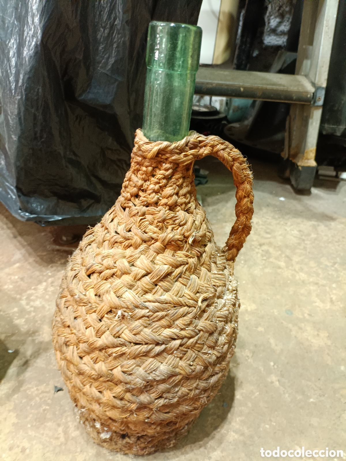 Antig&uuml;edades: Botella y tarro artesanal con mimbre - Foto 3
