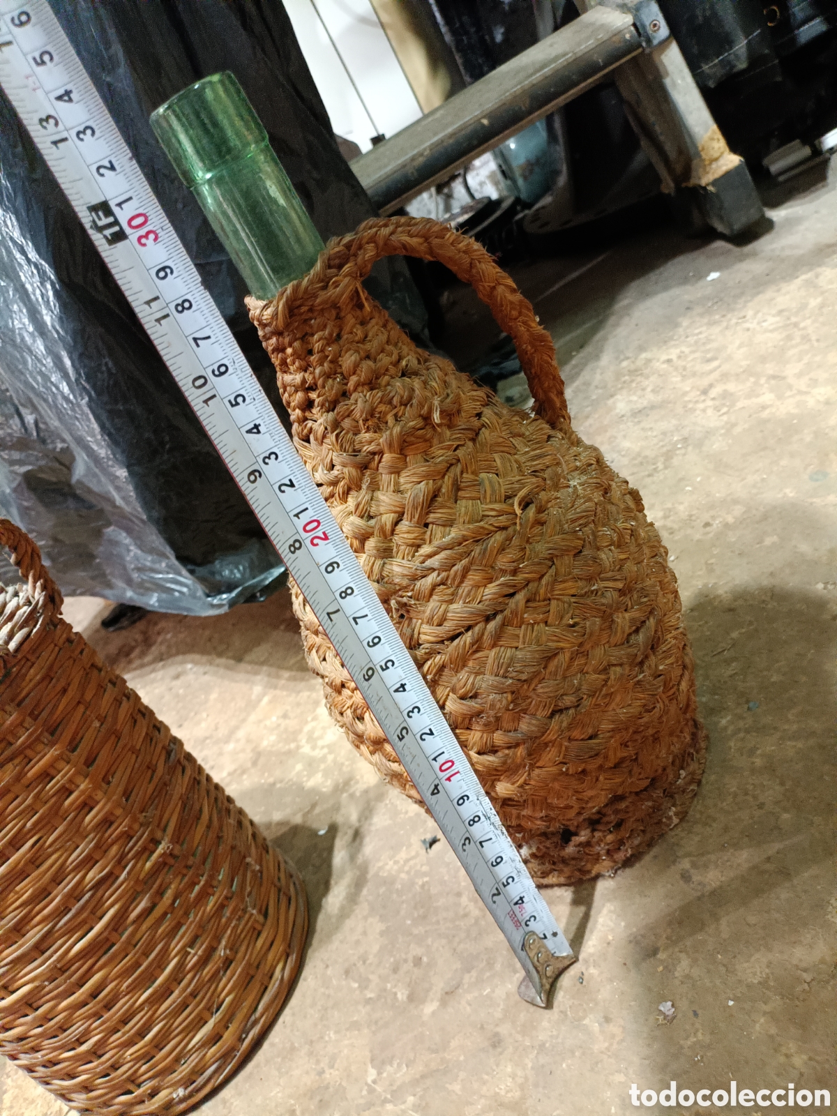 Antig&uuml;edades: Botella y tarro artesanal con mimbre - Foto 4