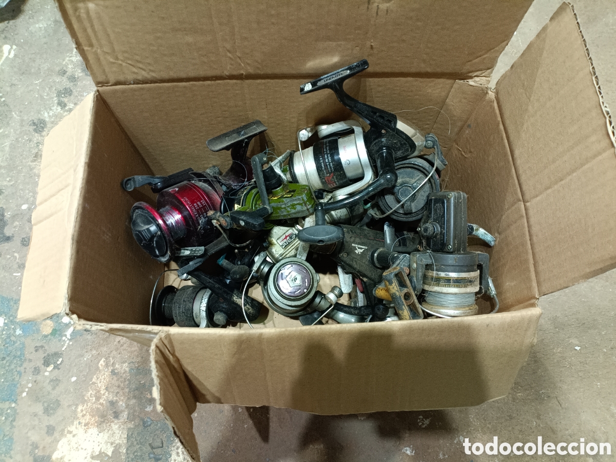 Antig&uuml;edades: Lote de carretes de pesca.