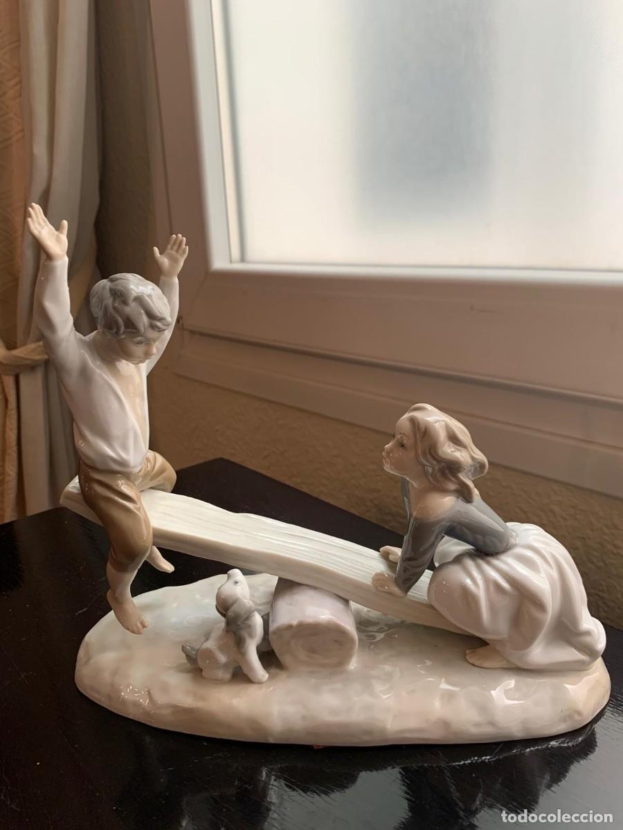 Antig&uuml;edades: Lladr&oacute; Columpio n. 4867 Ni&ntilde;os y Perro