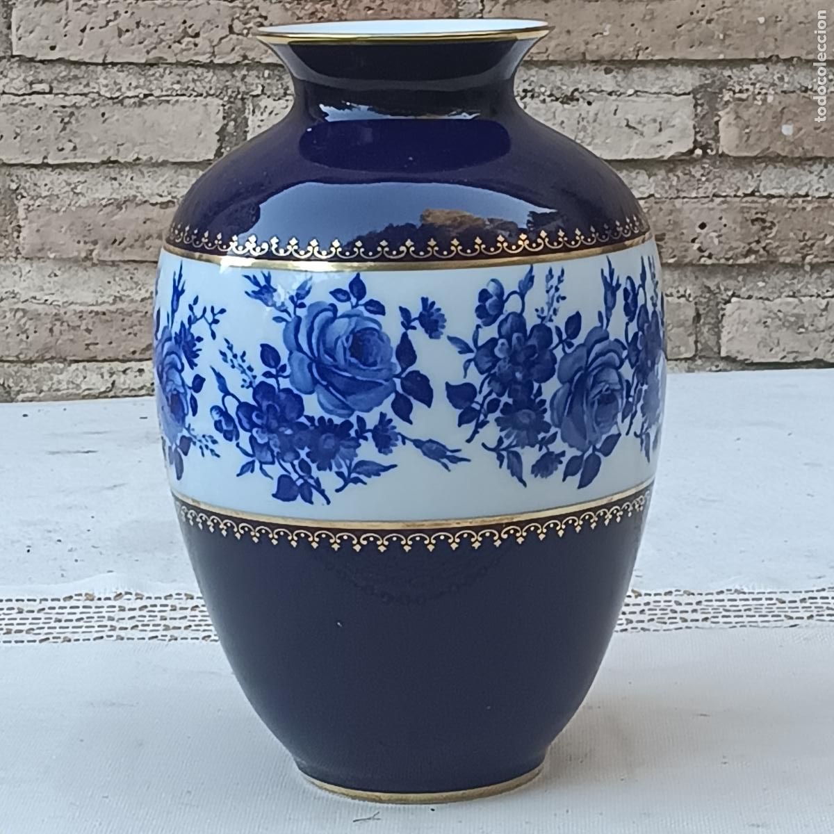 Antig&uuml;edades: JARRON EN PORCELANA DE BAVIERA - ALEMANIA - MARCADA.