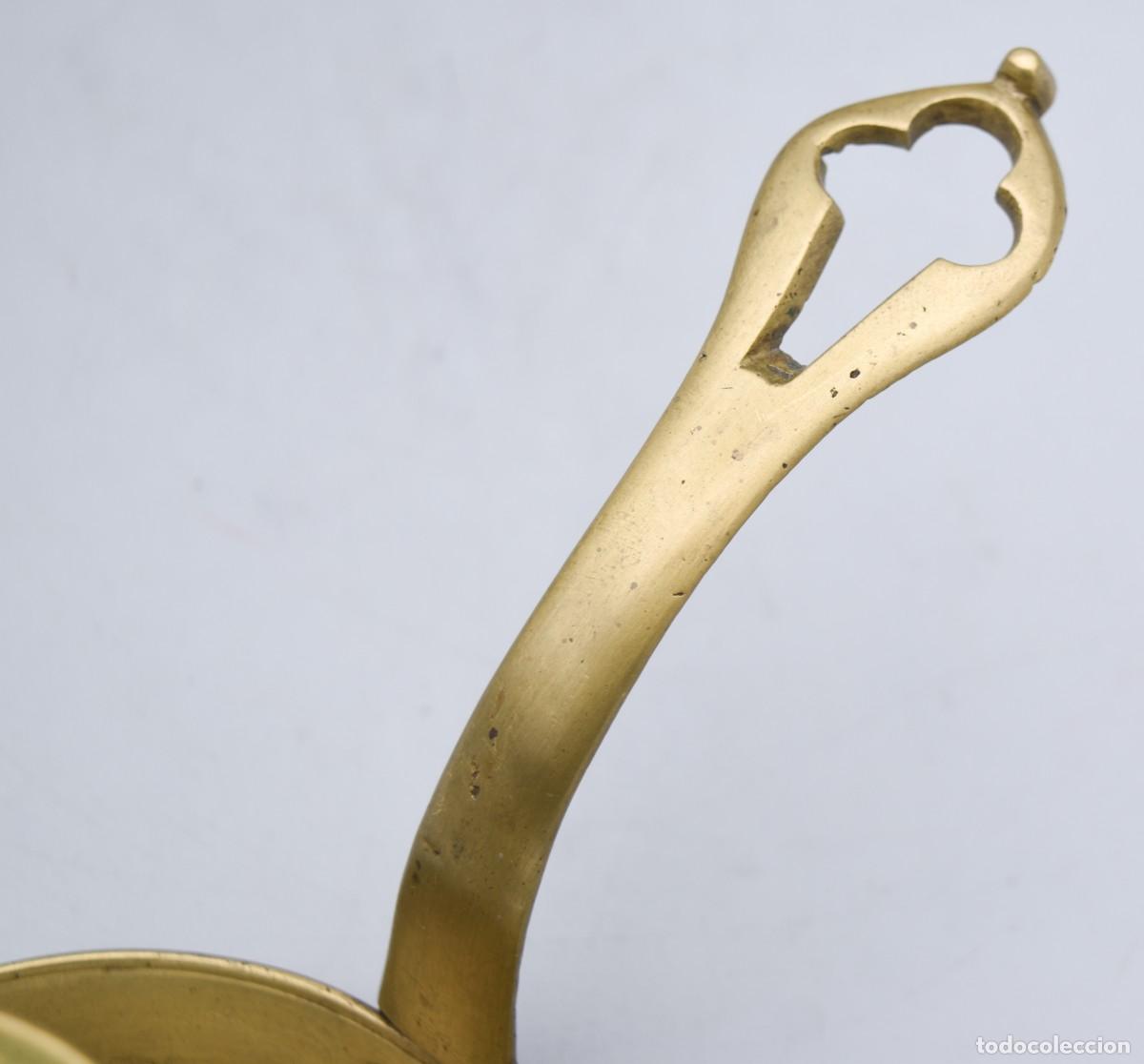 Antig&uuml;edades: Palmatoria antigua de bronce - Foto 6
