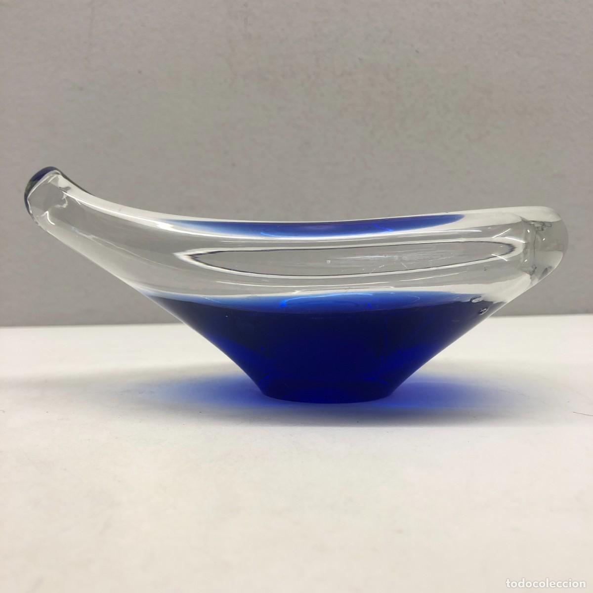 Antig&uuml;edades: PRECIOSO CENTRO DE MESA EN CRISTAL DE MURANO BICOLOR - TRANSPARENTE Y AZUL - 18 X 12 CM / 561