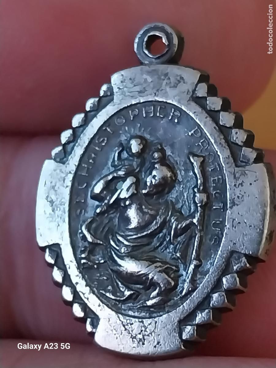 Antig&uuml;edades: SAN CRISTOBAL CON NI&Ntilde;O HOMBRO MEDALLA METAL CROMADO 2.22CMS ALTO ORIGINAL VINTAGE