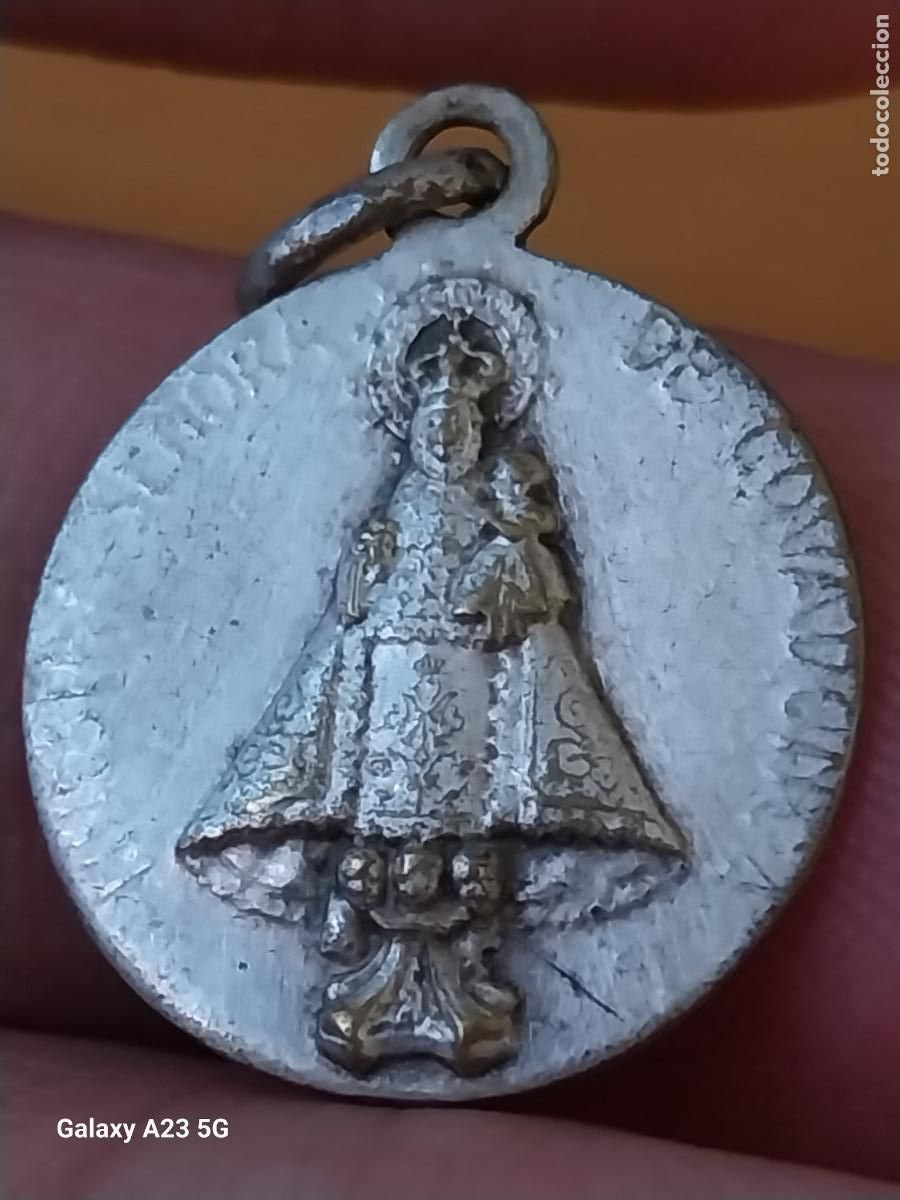 Antig&uuml;edades: COVADONGA VIRGEN NTRA SRA MEDALLA METAL CROMADO 1.78CMS ORIGINAL VINTAGE